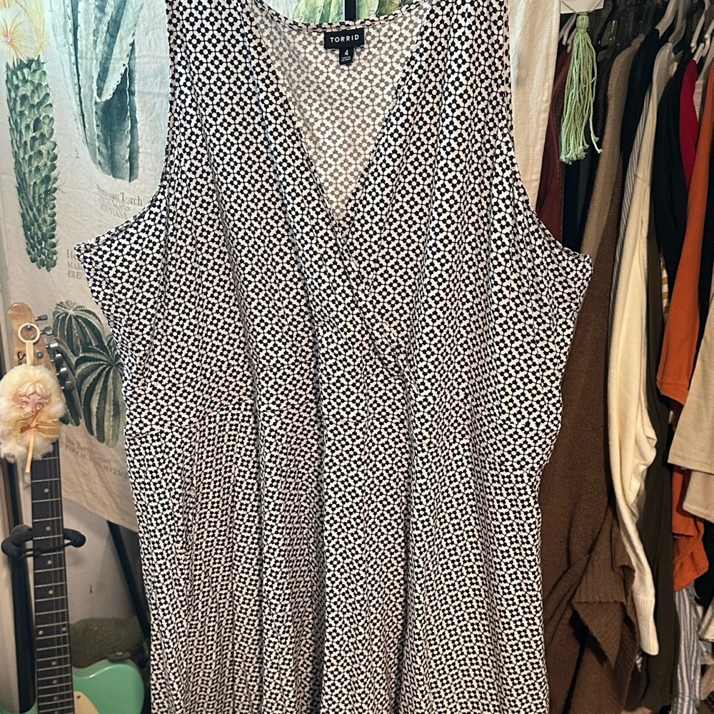Torrid Black and White Geometric Midi Dress